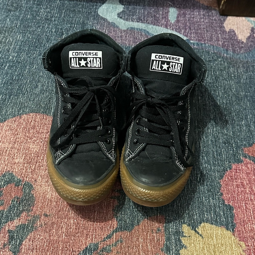 Size 8 black converse chuck taylor